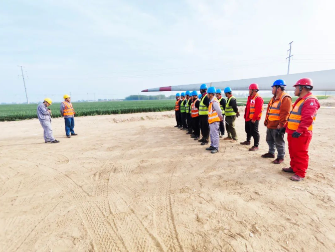 山东恒盛电力建设工程有限公司成功完成了思达夏津白马湖A19#机组的主轴更换吊装工作